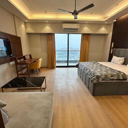Urban Abodes Aparthotel Ghaziabad Esterno foto