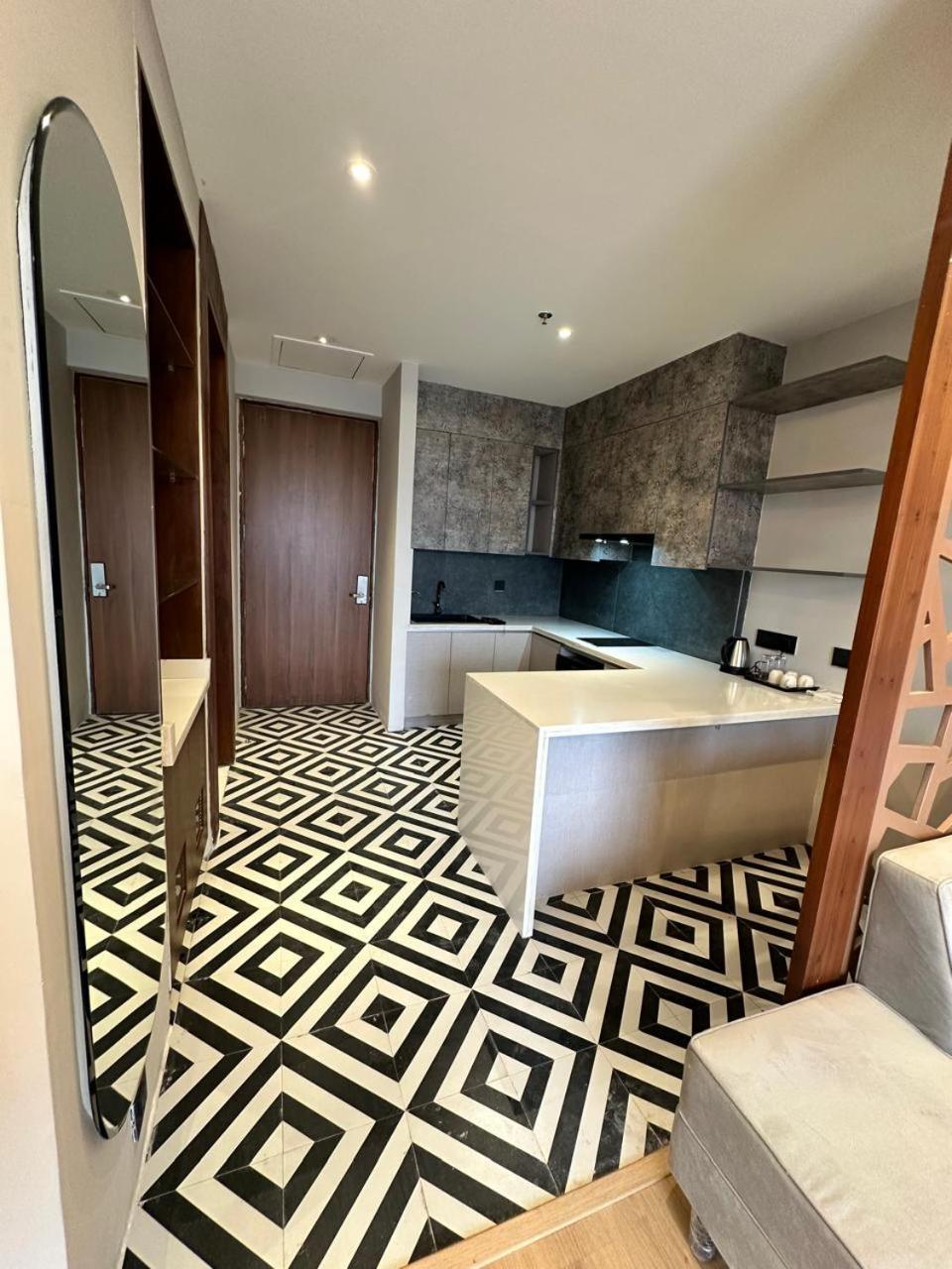 Urban Abodes Aparthotel Ghaziabad Esterno foto